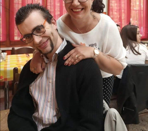 Notizie dal Piemonte. Si cerca Alessandro Ghinamo, 40enne di Cerialdo: l'ultimo messaggio alle 2 di notte dopo una festa in casa con amici Notizie dal Piemonte. Si cerca Alessandro Ghinamo, 40enne di Cerialdo: l'ultimo messaggio alle 2 di notte dopo una festa in casa con amici