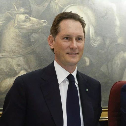 Ferrari, Elkann “2024 brillante, entusiasmo per Hamilton”