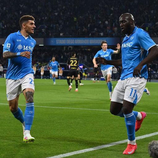 Il Napoli frena in testa, 2-2 col Genoa e l’Inter torna a -1