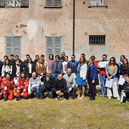 Trecate ha festeggiato i diciottenni