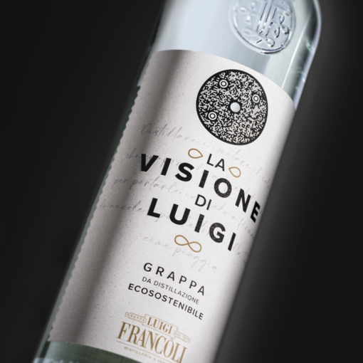 Due premi internazionali per la grappa ecosostenibile La Visione di Luigi Riserva
