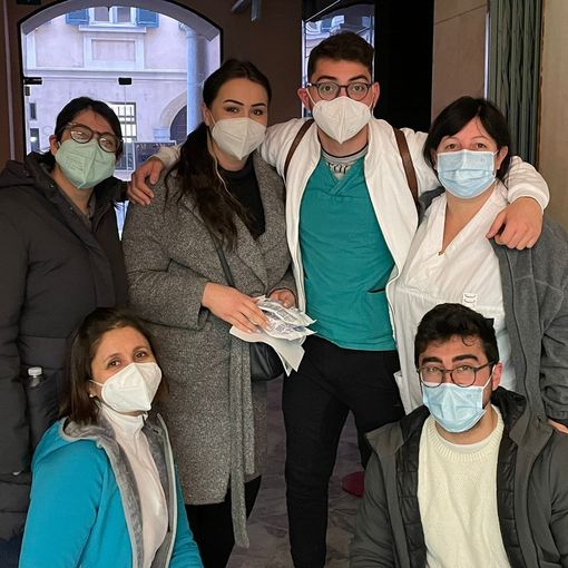 Nella foto il gruppo del SISP con la collega vaccinata