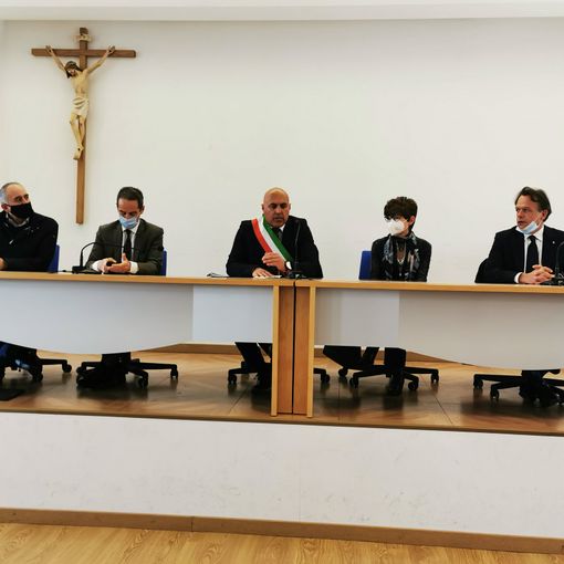 Attestato di merito a personale sanitario e associazioni per la campagna vaccinale