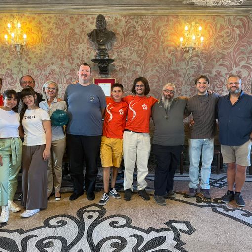 Incontro degli amministratori trecatesi con i giovani oratoriani che hanno partecipato alla Giornata mondiale della Gioventù di Lisbona