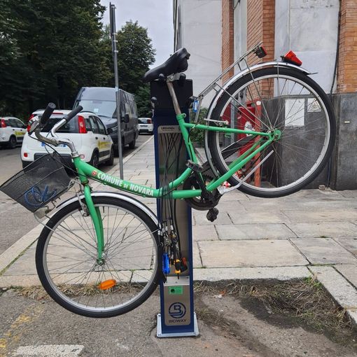 Nuova stazione di riparazione e gonfiaggio per biciclette a Largo Costituente