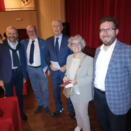 Il consigliere delegato all'istruzione Andrea Crivelli elogia la performance del liceo Carlo Alberto