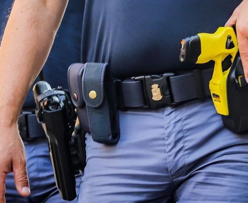 Sicurezza: Molteni, domani il taser arriva a Arona
