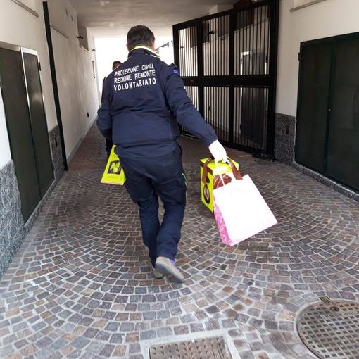 Uova e Colombe per gli ospiti delle RSA portate dai volontari della Protezione Civile