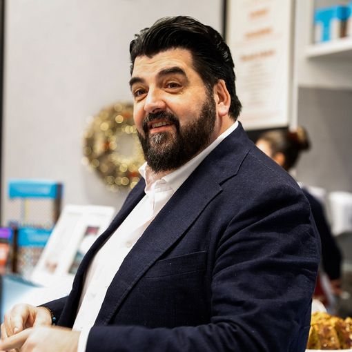 Ancora attesa per il Cannavacciuolo Bistrot: La Fondazione Teatro Coccia interviene