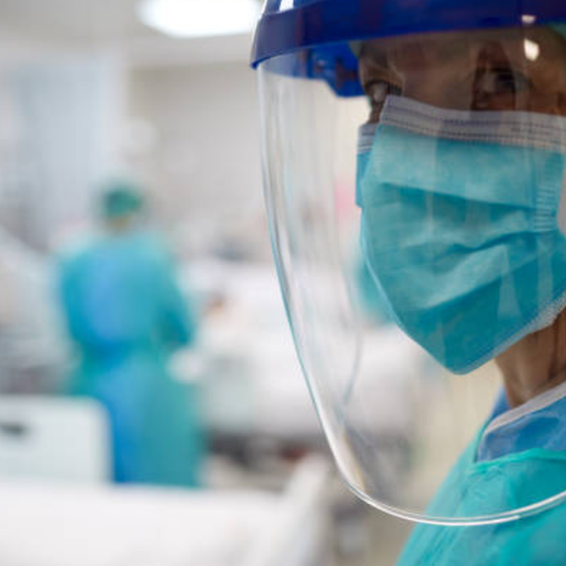Varianti Covid, le richieste degli scienziati: lockdown nazionale, più tamponi e mascherina Ffp2 obbligatoria