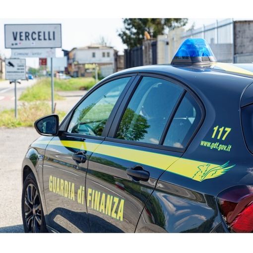 Dal Nord Ovest. Maschere e articoli di carnevale, maxi sequestro della Finanza