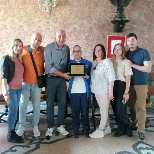 Riconoscimento per Giovanni Gallo,  medaglia d’oro e d’argento  ai campionati italiani di nuoto paralimpico