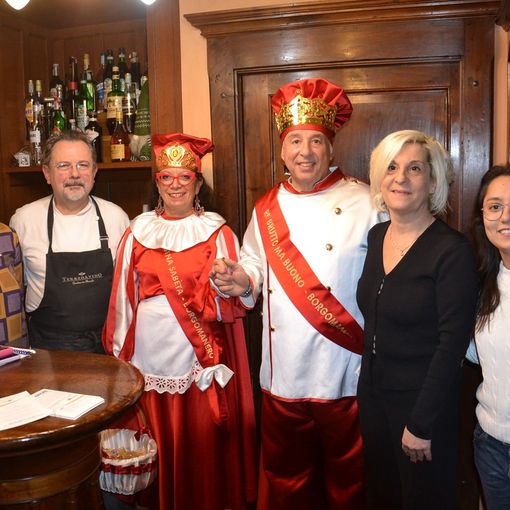 Il Re Brutto ma Buono e la Regina Sabeta al Lunzon di Borgomanero. FOTO