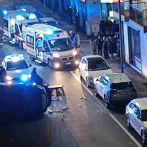 Auto si ribalta in viale Roma, 44enne trasportato in codice rosso all'ospedale di Novara