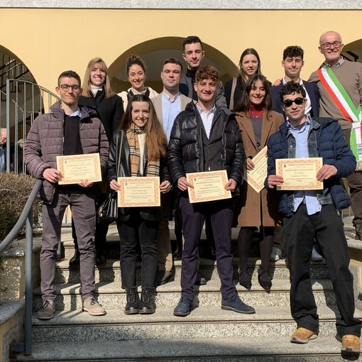 Premiati i giovani laureati a Oleggio Castello