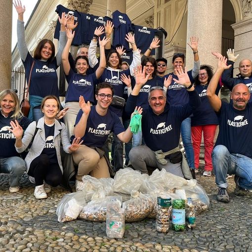 Cinque chili di mozziconi raccolti a Novara: l'iniziativa di Plastic Free