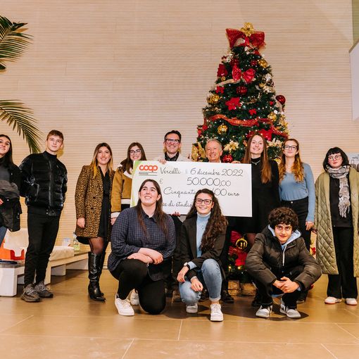 110 borse di studio ai figli dei dipendenti Nova Coop, premiati anche 15 ragazzi della provincia di Novara
