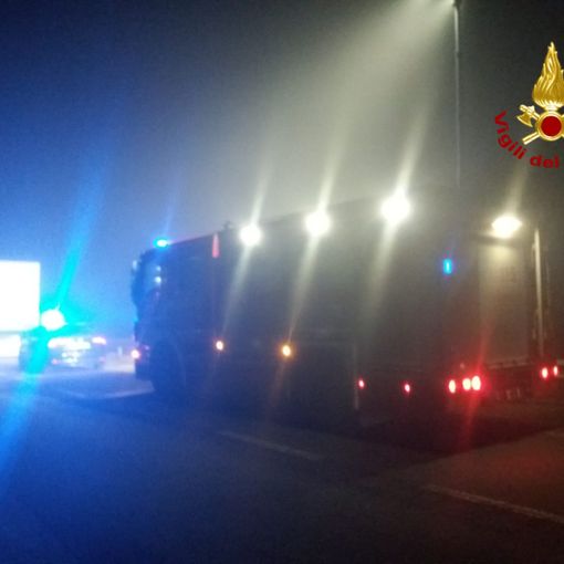 Incidente a San Pietro Mosezzo: vettura rimasta incastrata tra due autoarticolati
