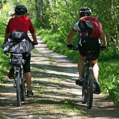 Nuova stretta dal Governo: stop a passeggiate ed escursioni in bici. Chiusi anche i bar delle stazioni