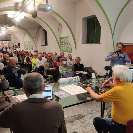 Tanta gente per Mercalli e Pileri: cresce il no al maxicentro logistico di Pernate