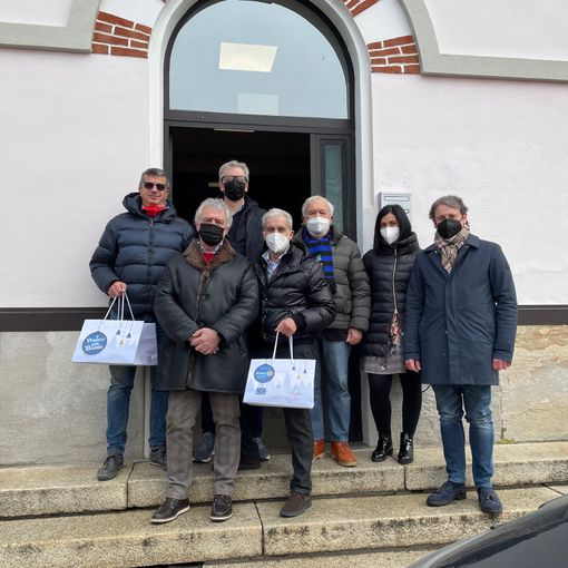Continua l’impegno di solidarietà al territorio del Rotary club di Orta San Giulio con la consegna di 100 pasti della bontà