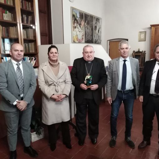Coldiretti e Confartigianato consegnano la statuina del presepe all’Arcivescovo di Novara Monsignor Brambilla