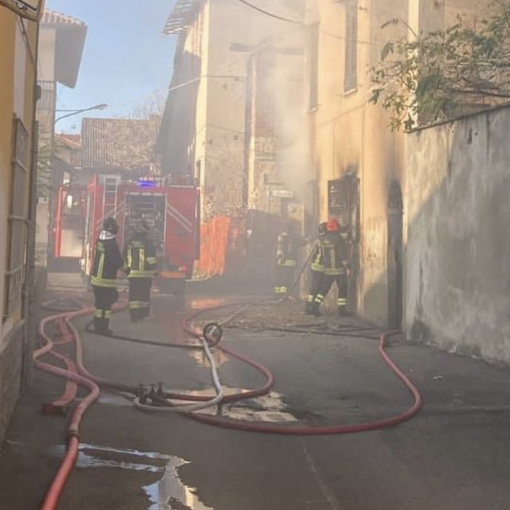 Incendio in un abitazione a Castelletto di Momo