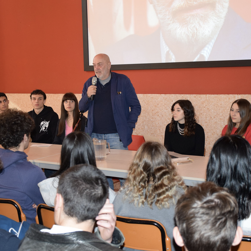 Inviato del TG5 Tony Capuozzo ha incontrato gli studenti del Liceo Classico “Don Bosco”