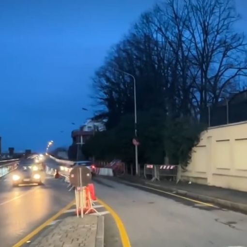 Riaperto a doppio senso il Cavalcavia XXV aprile, non cessano le polemiche