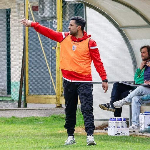 Vinicio Espinal saluta il Gozzano dopo la salvezza