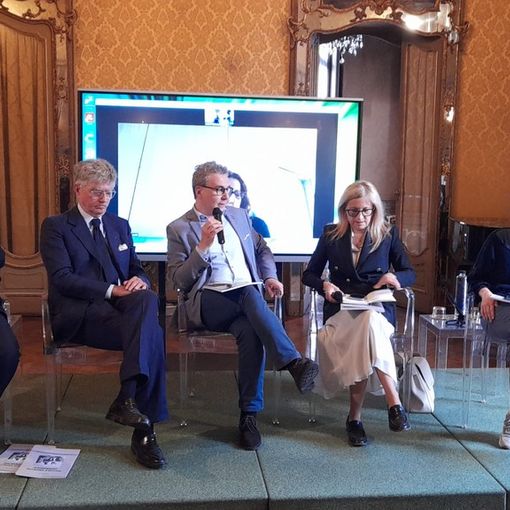 I giornali locali non fermano l'emorragia: in 30 anni persi 200mila copie e 400mila lettori. Ma ora c'è la rivoluzione dell'online