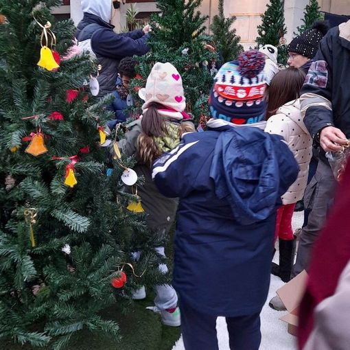 L’amministrazione trecatese ringrazia i bambini per le docrazioni natalizie