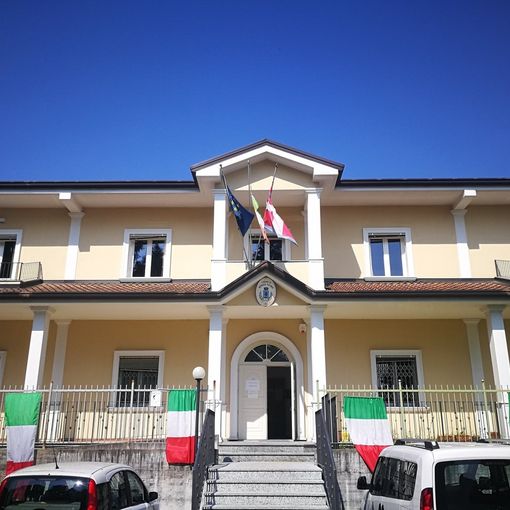 Il Comune di Borgo Ticino rinuncia alle luminarie
