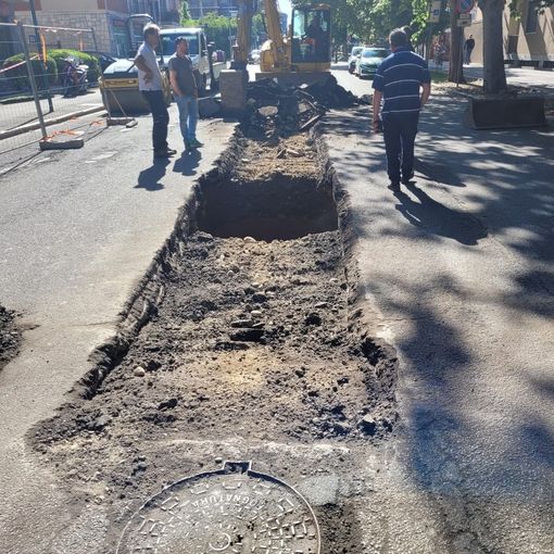 Nuova voragine in viale Giulio Cesare: problemi al traffico e lavori di ripristino in corso