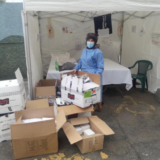 Magliette e indumenti per i ricoverati all’Ospedale Maggiore