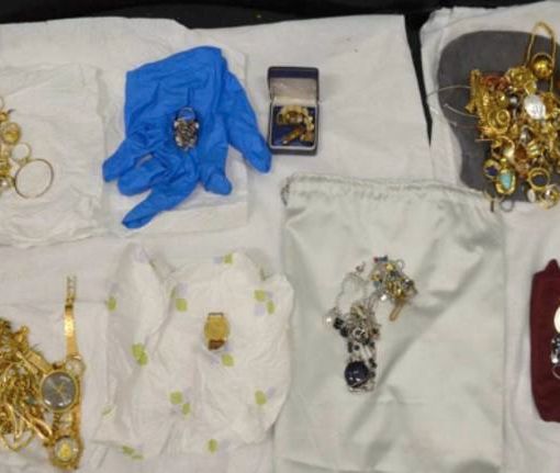 Svaligiavano le case della provincia spacciandosi per tecnici dell’acquedotto, arrestate dai Carabinieri tre persone