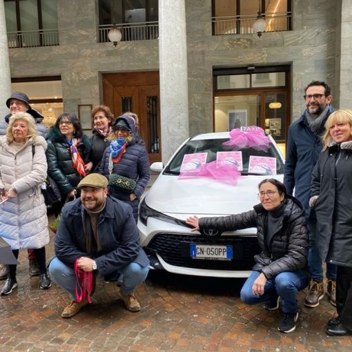Taxi Rosa per le donne dall'1 al 31 marzo