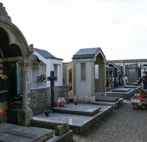Lavori per gli impianti elettrici al cimitero di Cerano