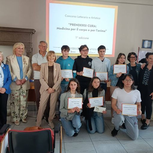 Premiati gli studenti vincitori del concorso &quot;Prendersi cura&quot; di Asl e Soroptimist