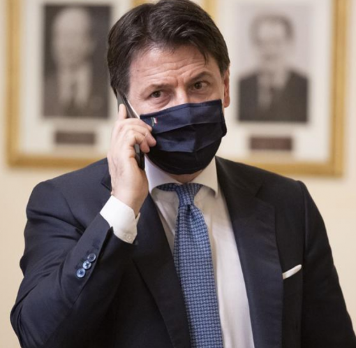 Conte ha firmato il nuovo Dpcm: bar e ristoranti chiusi alle 18  fino al 24 novembre