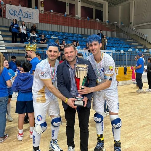 Hockey Novara in A1, la consegna della coppa e la festa