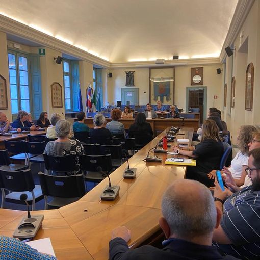 Dimensionamento scolastico a Novara: riunione tecnica a palazzo Natta