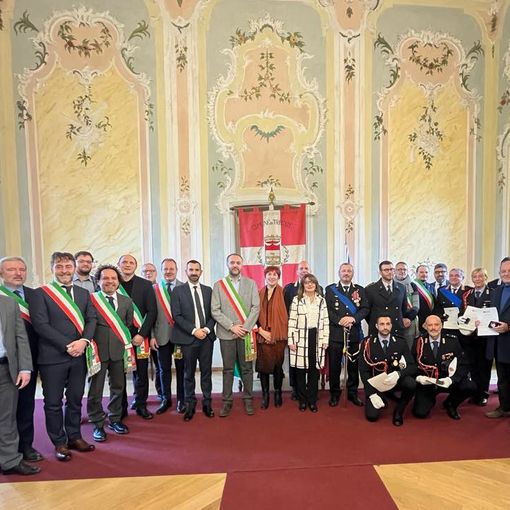 Consegnate le onorificenze per il quadriennio a ufficiali e agenti del territorio novarese