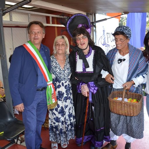 Borgomanero nelle mani della Sciora Togna: Consegnate le chiavi della città per una settimana di festeggiamenti