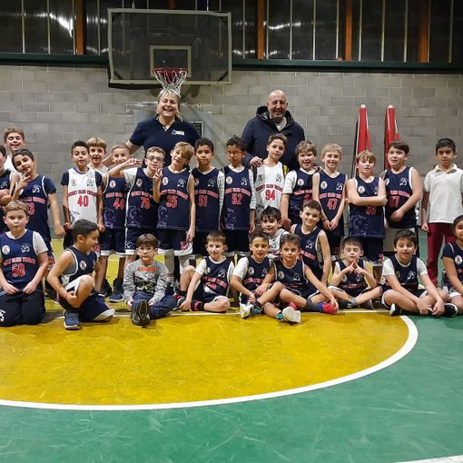Gli auguri dell’amministrazione ai bambini del minibasket del Basket Club Trecate