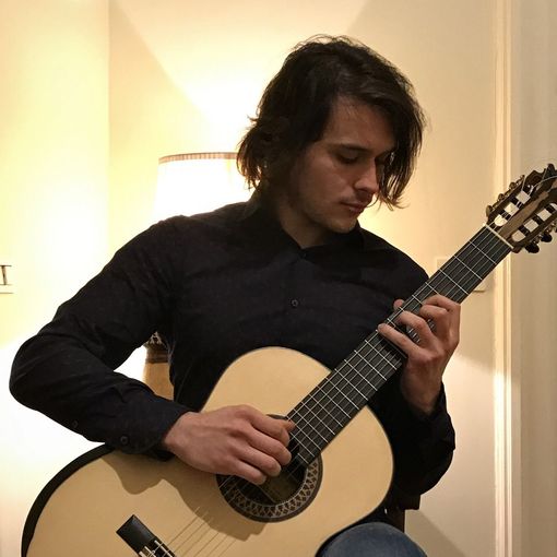 Sabato 13  Riccardo Garello e Jingzhi Zhang proporranno ‘Corde a pizzico e in punta d'arco’ per i Concerti del Cantelli