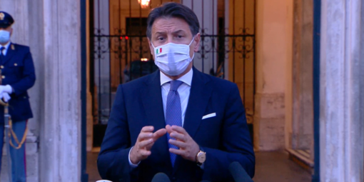 Conte: &quot;Si possono differenziare le aree all'interno delle Regioni&quot;