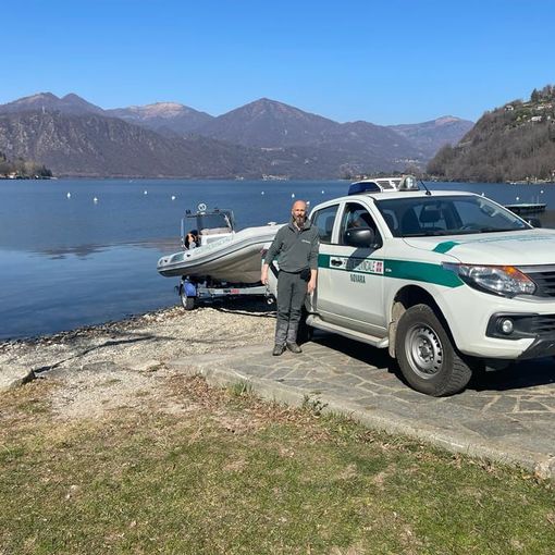 Ormeggiato a Orta il Gommone della Polizia Provinciale