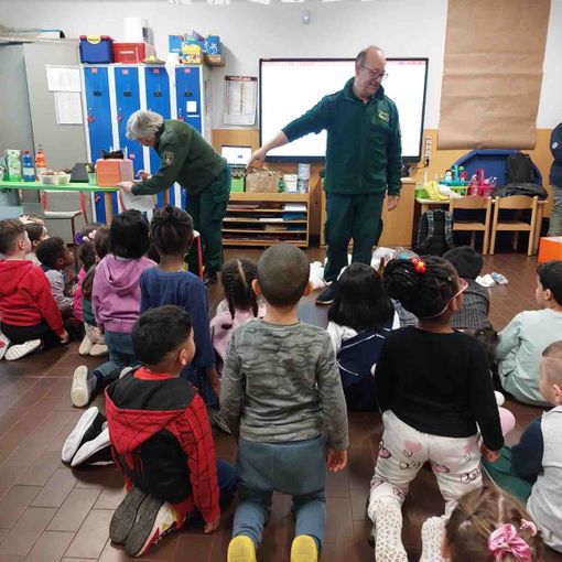 Le guardie ecologiche volontarie e i bambini della Scuola dell'Infanzia &quot;Sulas&quot;