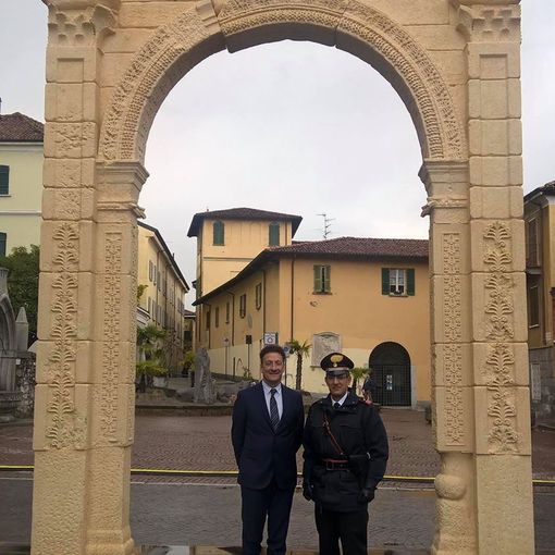 Arona, il luogotenente Zucca lascia il comando della Stazione dei Carabinieri, il saluto del Sindaco Gusmeroli